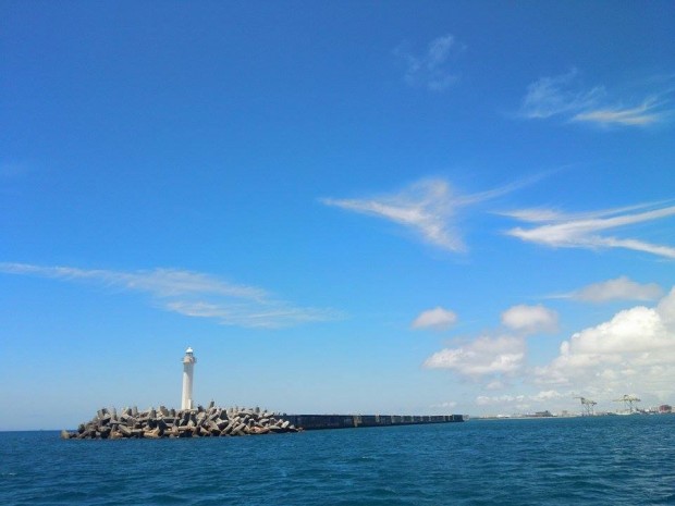 青い空と青い海