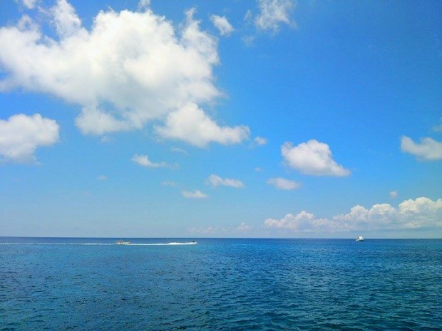 青い空青い海